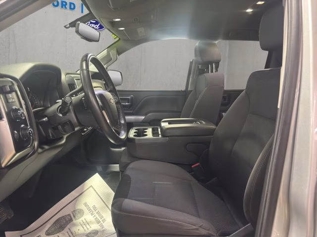 2018 Silver Ice Metallic Chevrolet Silverado 1500 LT 4X4 Truck