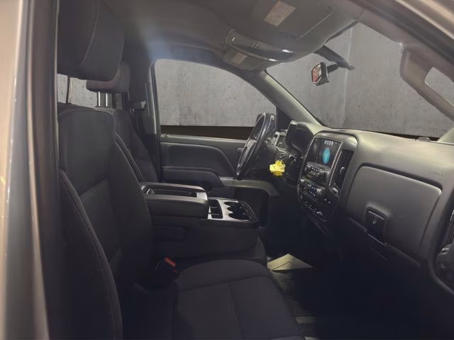 2018 Silver Ice Metallic Chevrolet Silverado 1500 LT 4X4 Truck