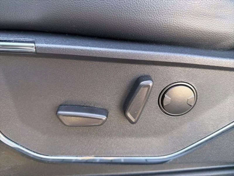 2024 Agate Black Metallic Ford F-150 LARIAT 4X4 Truck