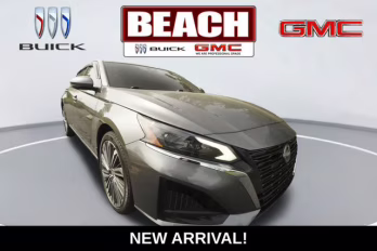 2023 Gun Metallic Nissan Altima 2.5 SL AWD Sedan