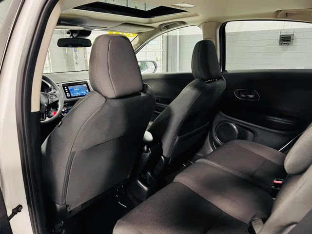2021 White Honda HR-V EX FWD SUV