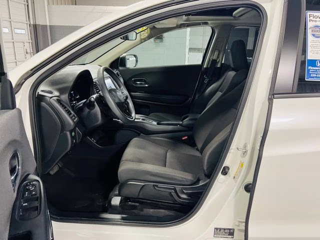 2021 White Honda HR-V EX FWD SUV