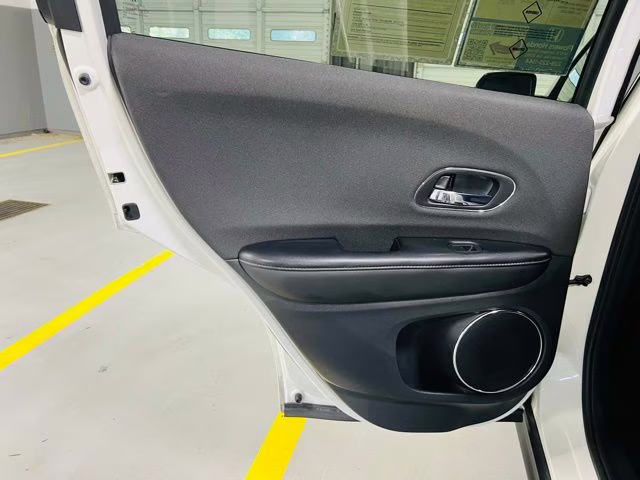 2021 White Honda HR-V EX FWD SUV