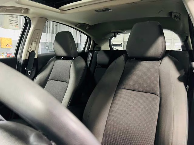 2021 White Honda HR-V EX FWD SUV