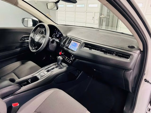 2021 White Honda HR-V EX FWD SUV