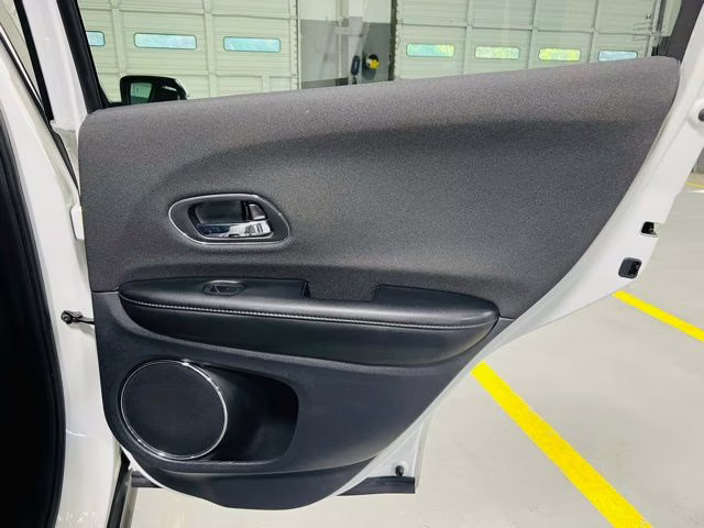 2021 White Honda HR-V EX FWD SUV