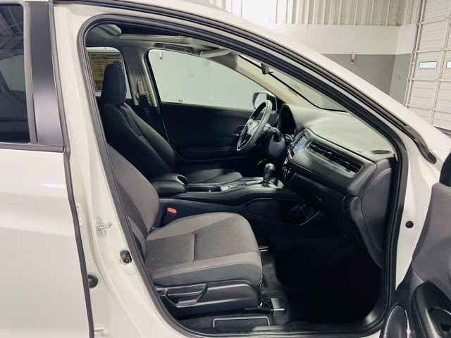 2021 White Honda HR-V EX FWD SUV