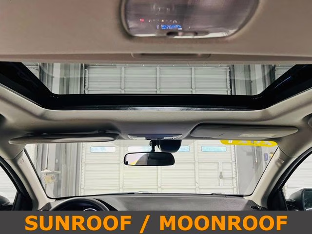 2021 White Honda HR-V EX FWD SUV