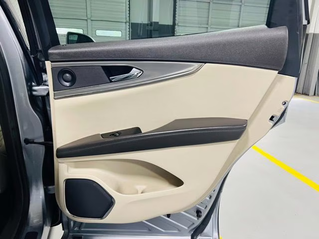 2020 Radiance Lincoln Nautilus Reserve FWD SUV
