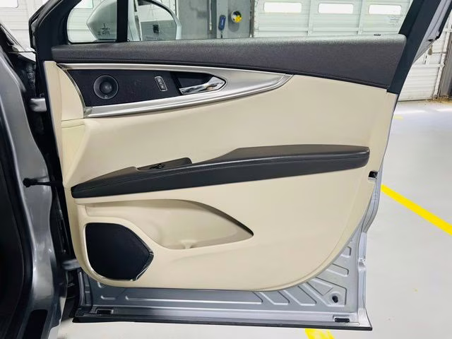 2020 Radiance Lincoln Nautilus Reserve FWD SUV