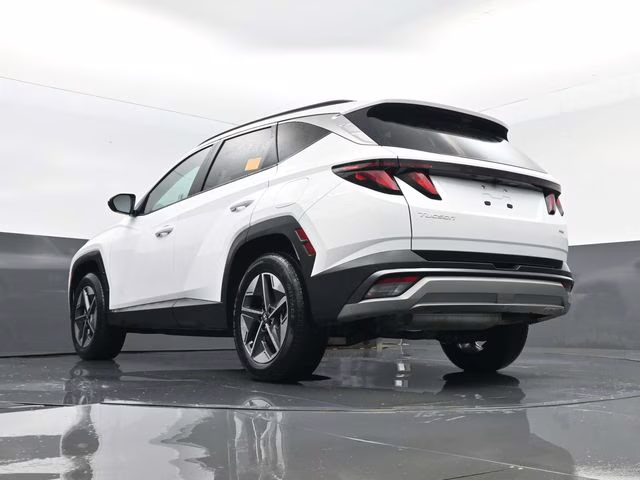 2025 White Pearl Hyundai Tucson SEL AWD SUV