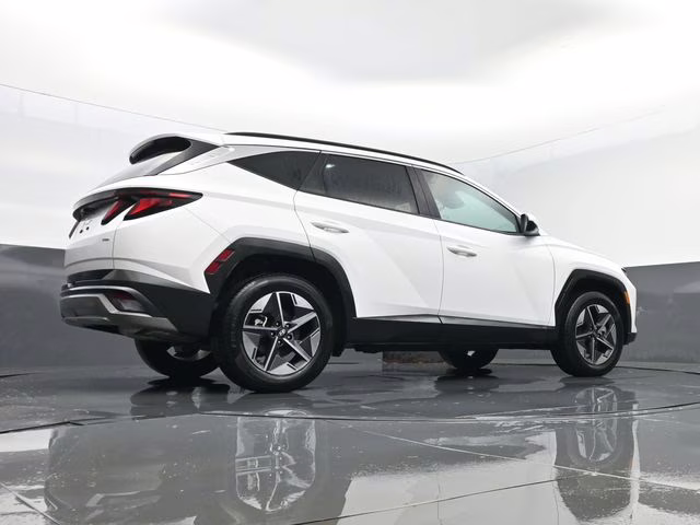 2025 White Pearl Hyundai Tucson SEL AWD SUV