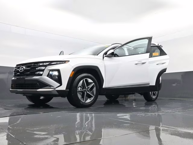 2025 White Pearl Hyundai Tucson SEL AWD SUV