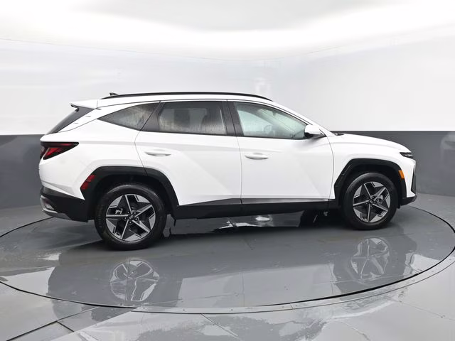 2025 White Pearl Hyundai Tucson SEL AWD SUV
