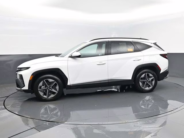 2025 White Pearl Hyundai Tucson SEL AWD SUV