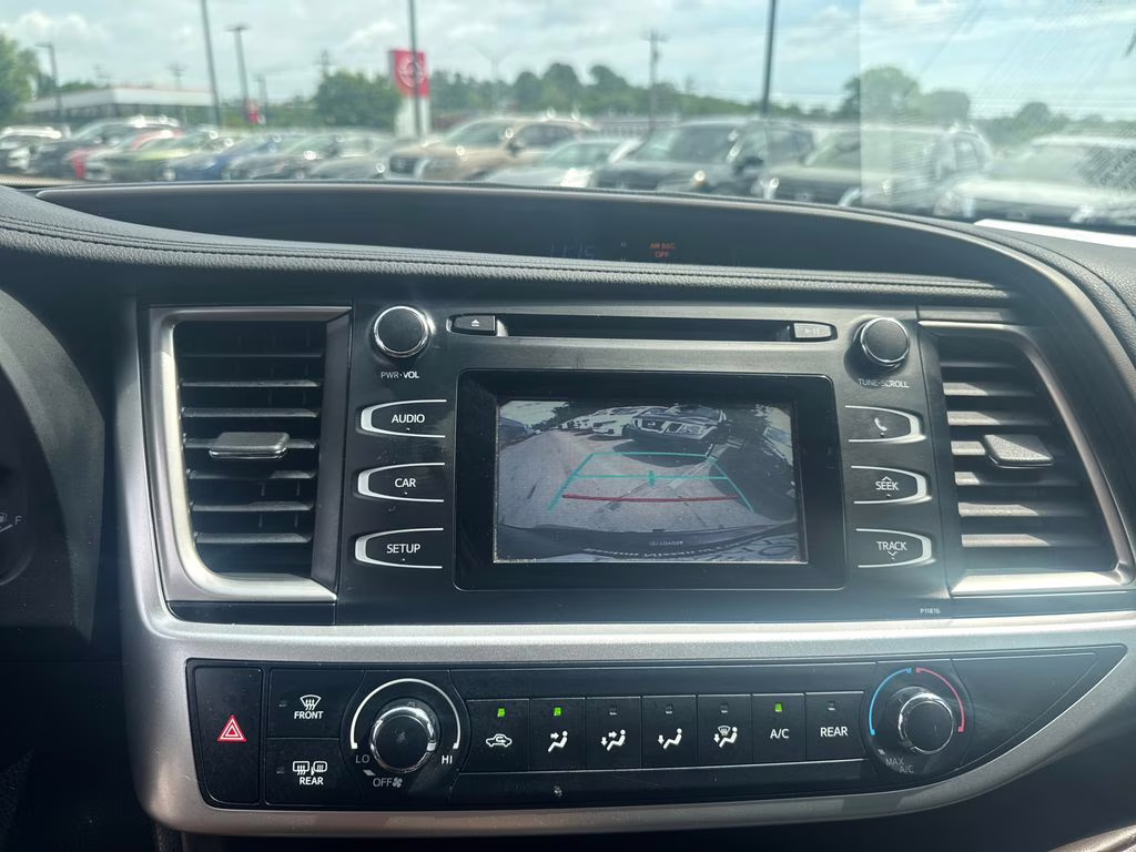 2019 Ooh La La Rouge Mica Toyota Highlander LE FWD SUV