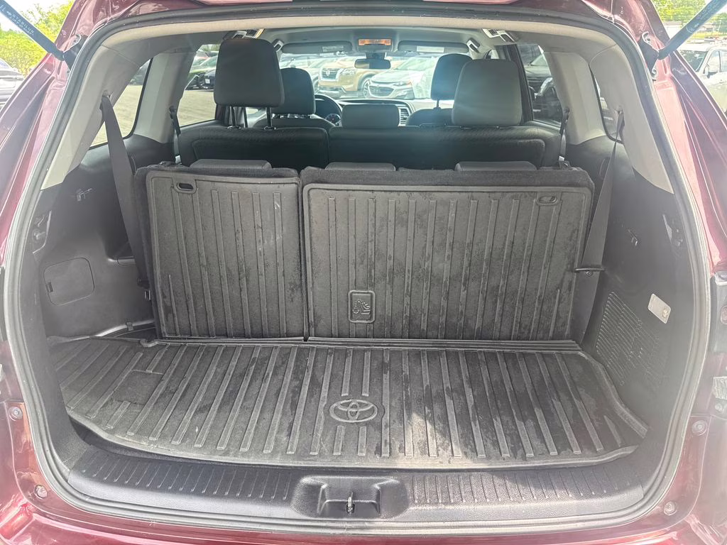 2019 Ooh La La Rouge Mica Toyota Highlander LE FWD SUV