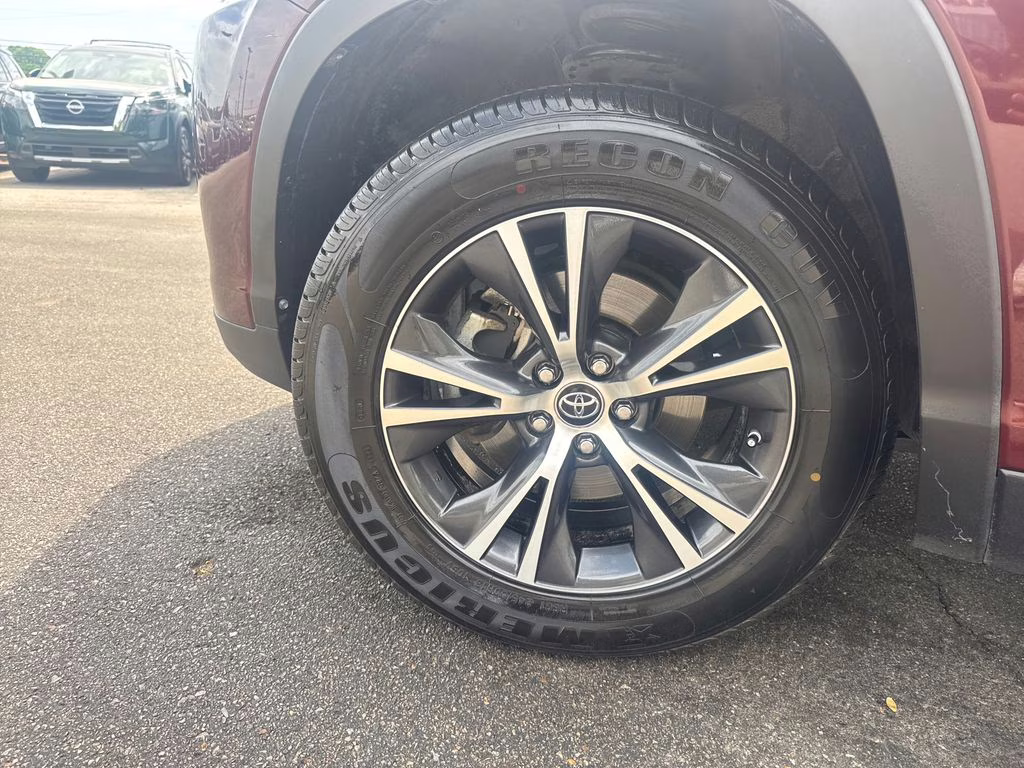 2019 Ooh La La Rouge Mica Toyota Highlander LE FWD SUV