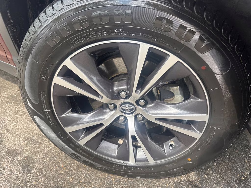 2019 Ooh La La Rouge Mica Toyota Highlander LE FWD SUV