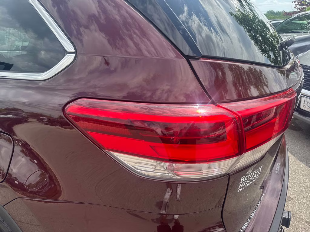 2019 Ooh La La Rouge Mica Toyota Highlander LE FWD SUV
