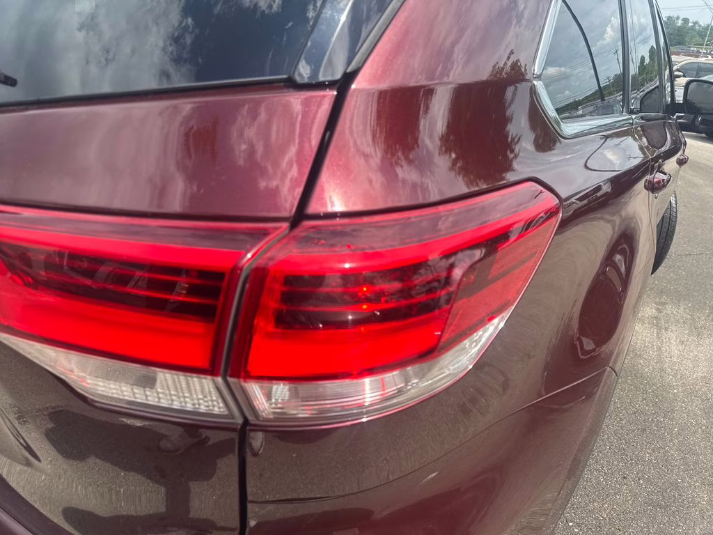 2019 Ooh La La Rouge Mica Toyota Highlander LE FWD SUV