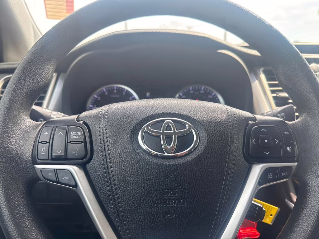 2019 Ooh La La Rouge Mica Toyota Highlander LE FWD SUV