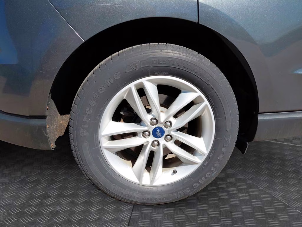 2015 Magnetic Metallic Ford Edge SEL w/Utility & Tech Package AWD SUV