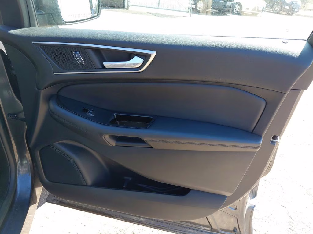 2015 Magnetic Metallic Ford Edge SEL w/Utility & Tech Package AWD SUV