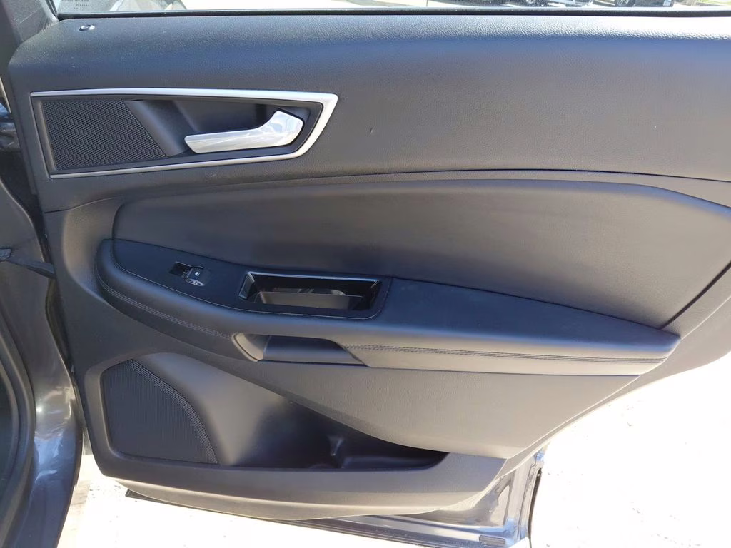 2015 Magnetic Metallic Ford Edge SEL w/Utility & Tech Package AWD SUV