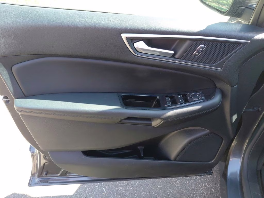 2015 Magnetic Metallic Ford Edge SEL w/Utility & Tech Package AWD SUV