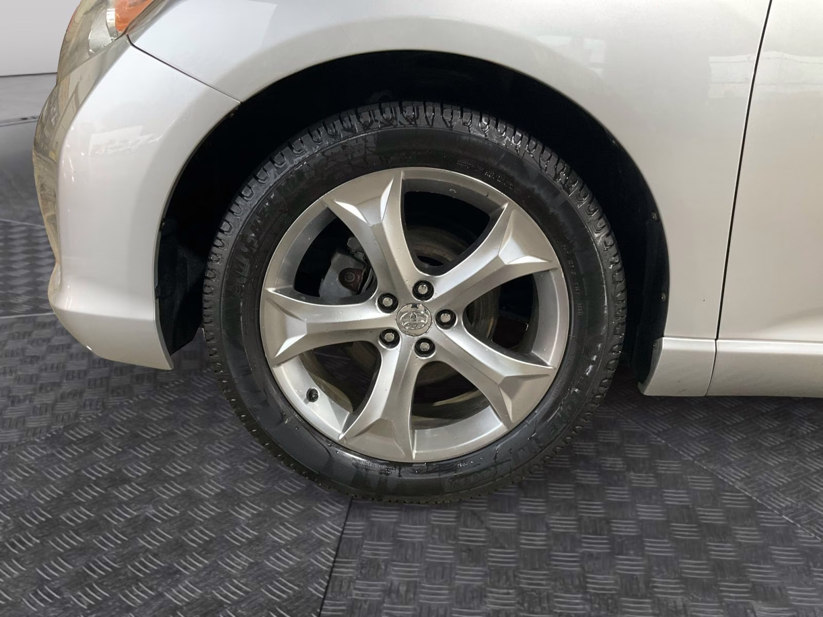 2010 Classic Silver Metallic Toyota Venza Base AWD SUV