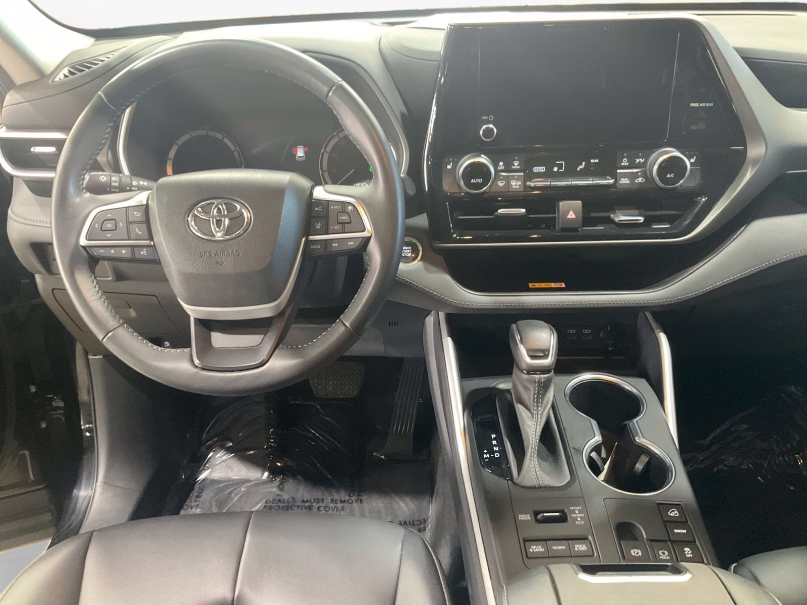 2023 Midnight Black Metallic Toyota Highlander XLE AWD SUV