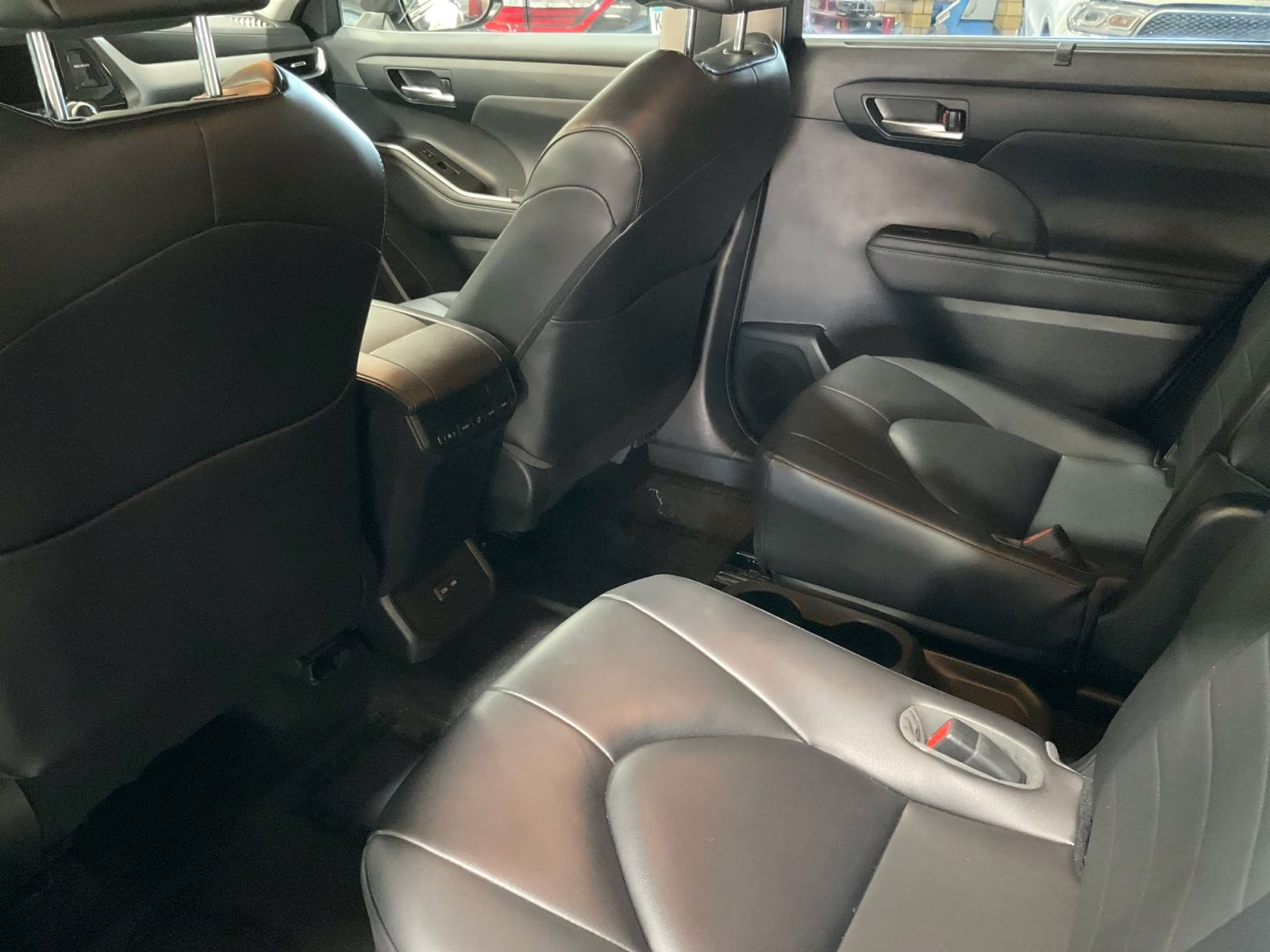 2023 Midnight Black Metallic Toyota Highlander XLE AWD SUV