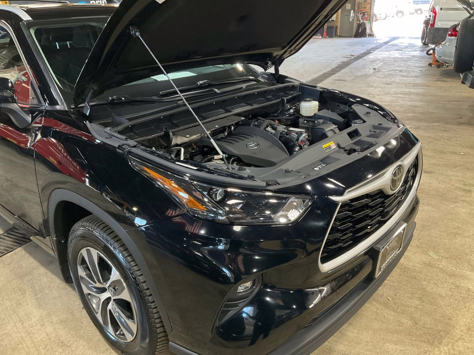 2023 Midnight Black Metallic Toyota Highlander XLE AWD SUV