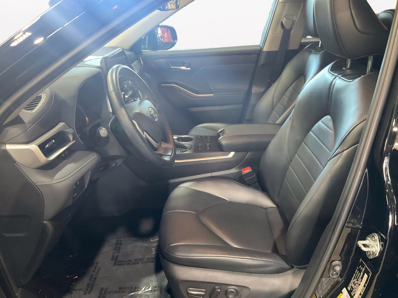 2023 Midnight Black Metallic Toyota Highlander XLE AWD SUV