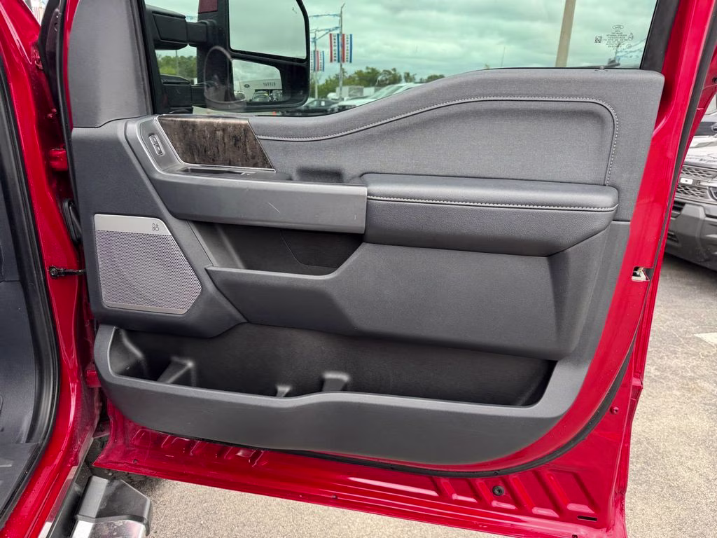 2023 Red Metallic Ford Super Duty F-250 SRW Lariat 4X4 Truck