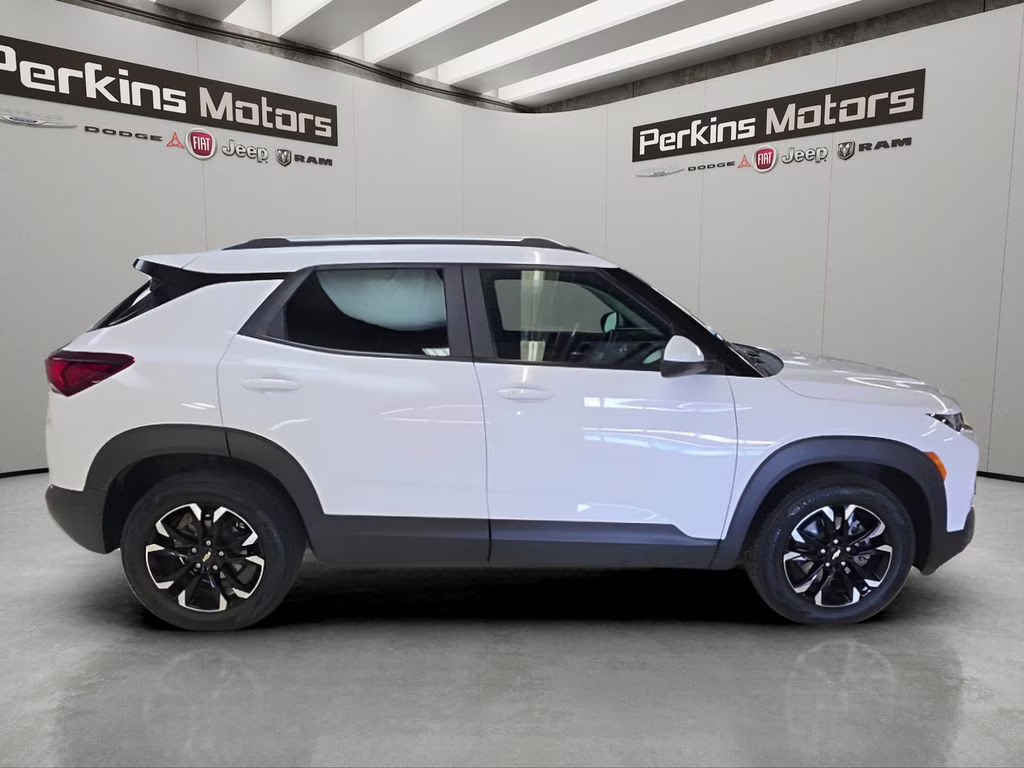 2023 Summit White Chevrolet Trailblazer LT FWD SUV
