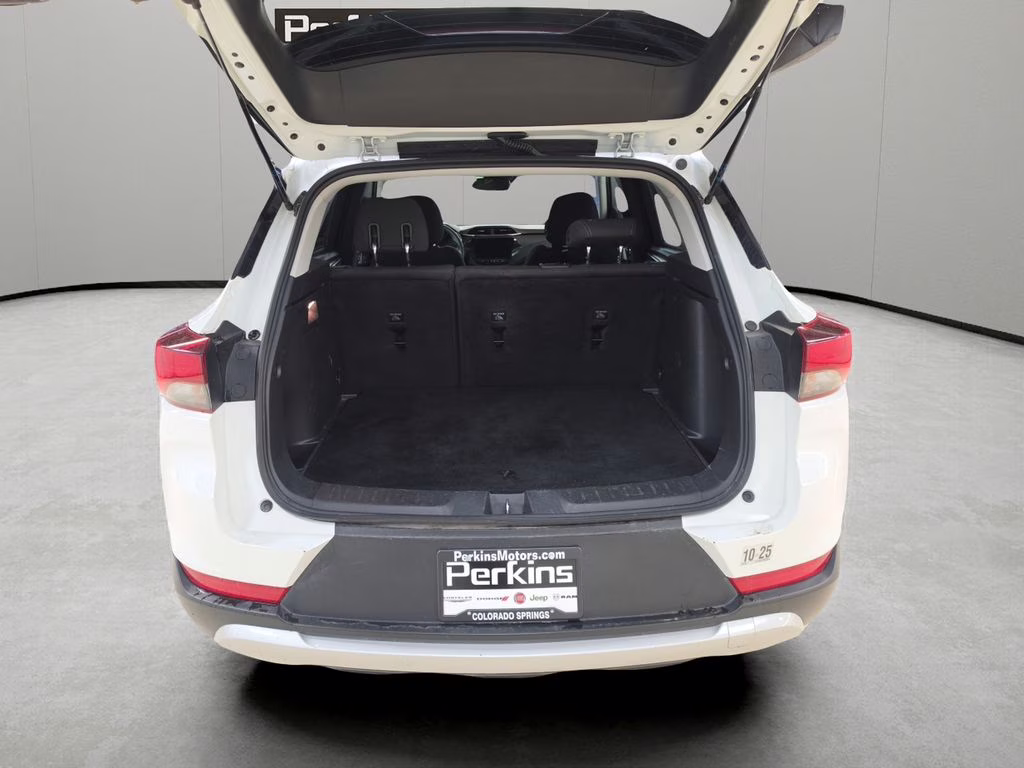 2023 Summit White Chevrolet Trailblazer LT FWD SUV