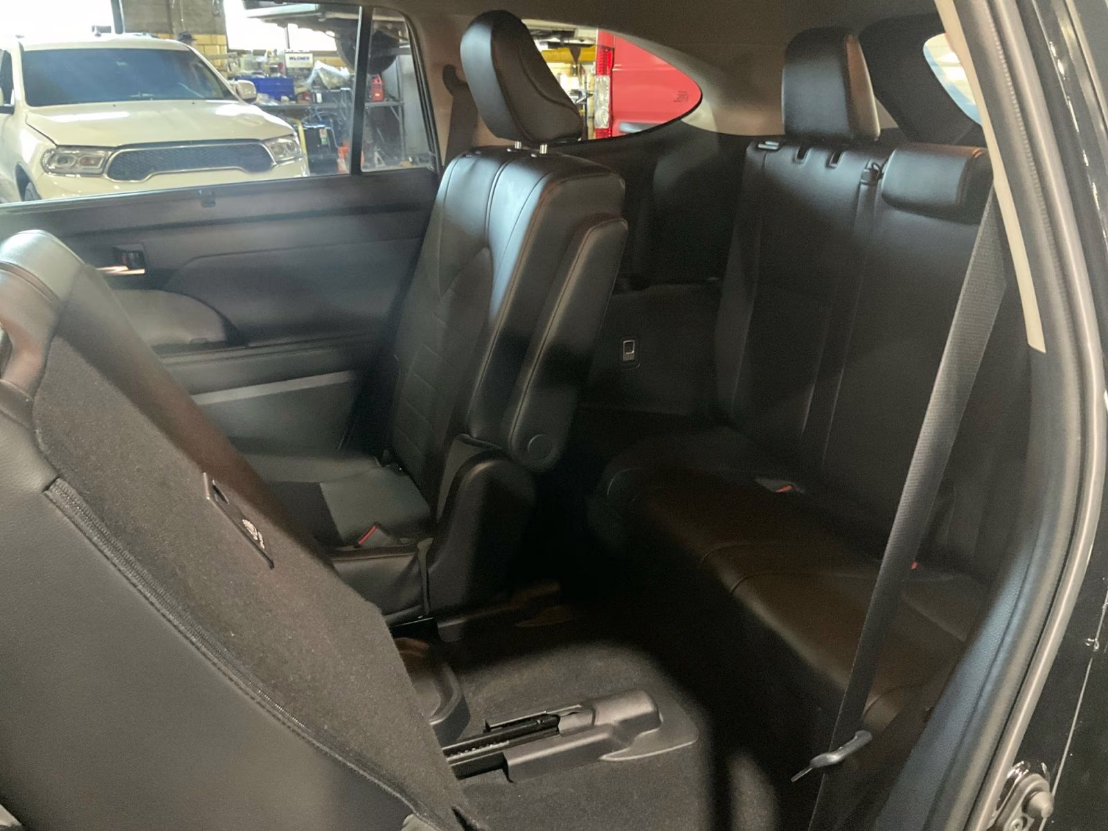 2023 Midnight Black Metallic Toyota Highlander XLE AWD SUV