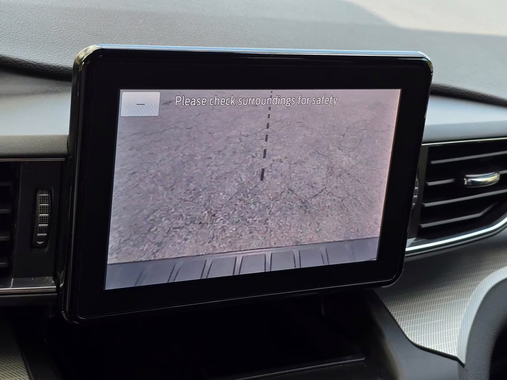 2020 Silver Spruce Metallic Ford Explorer XLT 4X4 SUV