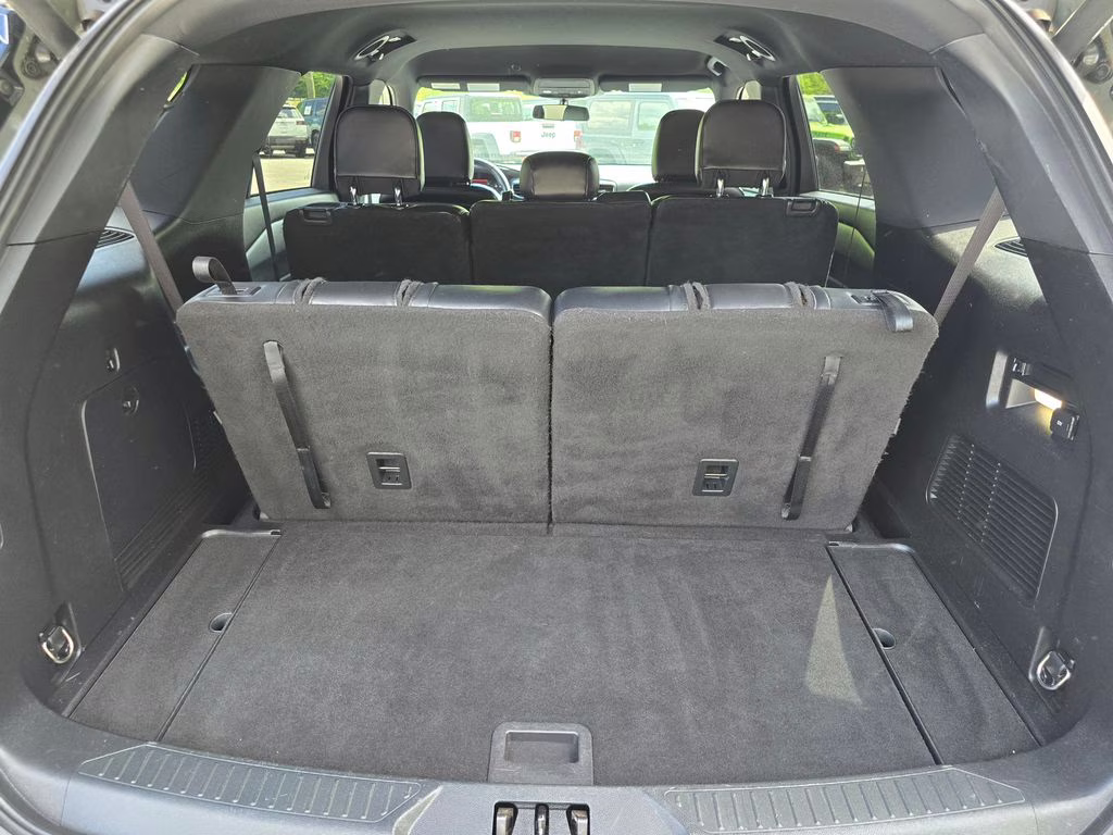 2020 Silver Spruce Metallic Ford Explorer XLT 4X4 SUV