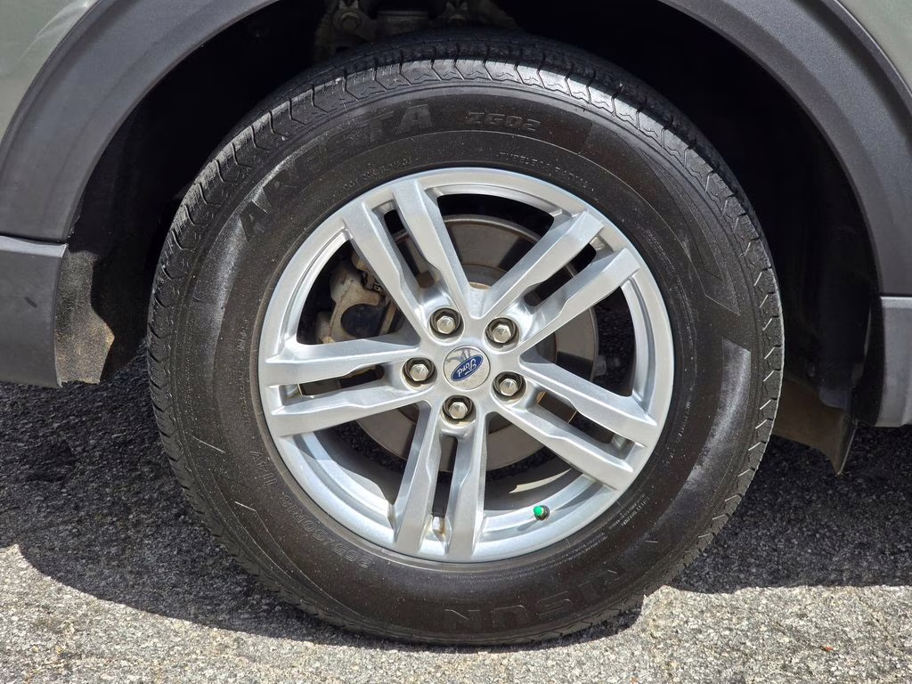 2020 Silver Spruce Metallic Ford Explorer XLT 4X4 SUV