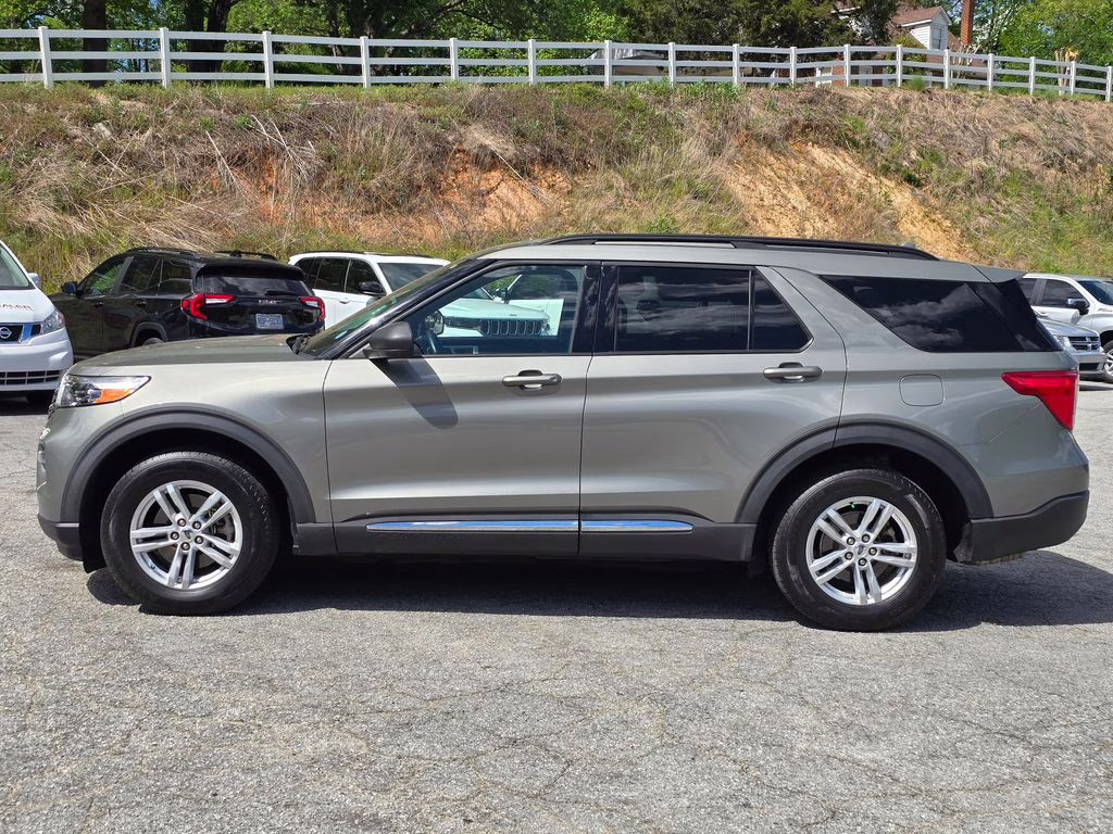 2020 Silver Spruce Metallic Ford Explorer XLT 4X4 SUV