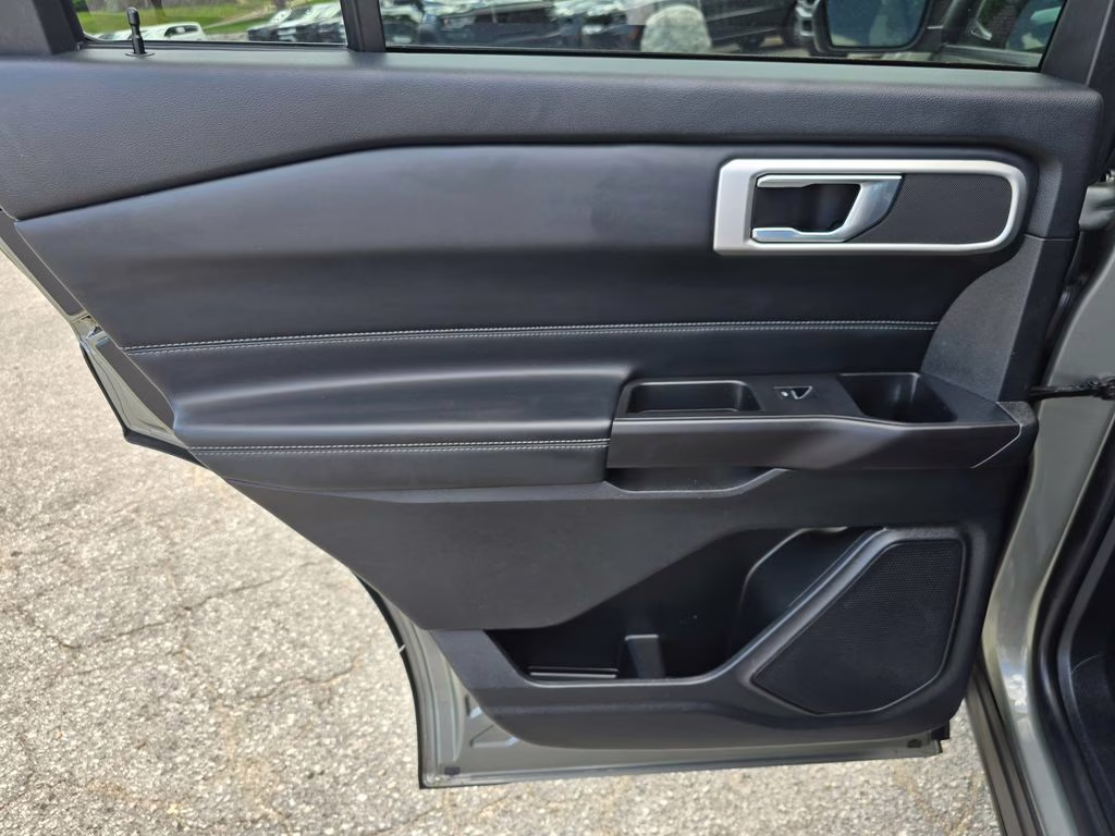 2020 Silver Spruce Metallic Ford Explorer XLT 4X4 SUV