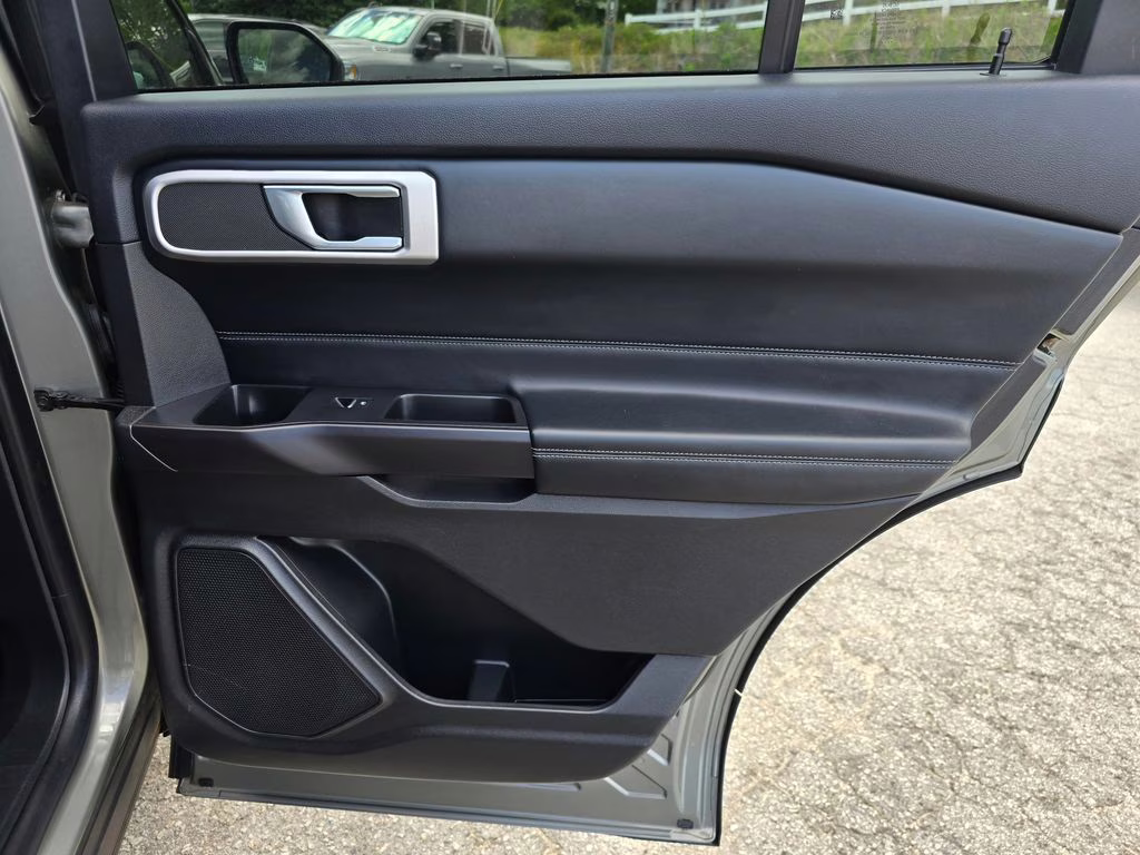 2020 Silver Spruce Metallic Ford Explorer XLT 4X4 SUV