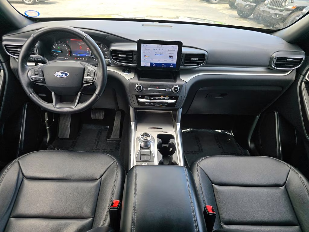 2020 Silver Spruce Metallic Ford Explorer XLT 4X4 SUV