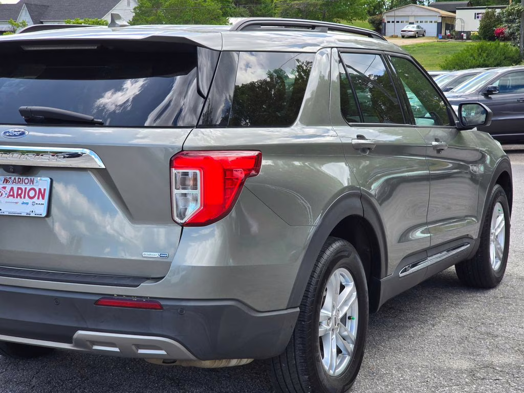 2020 Silver Spruce Metallic Ford Explorer XLT 4X4 SUV
