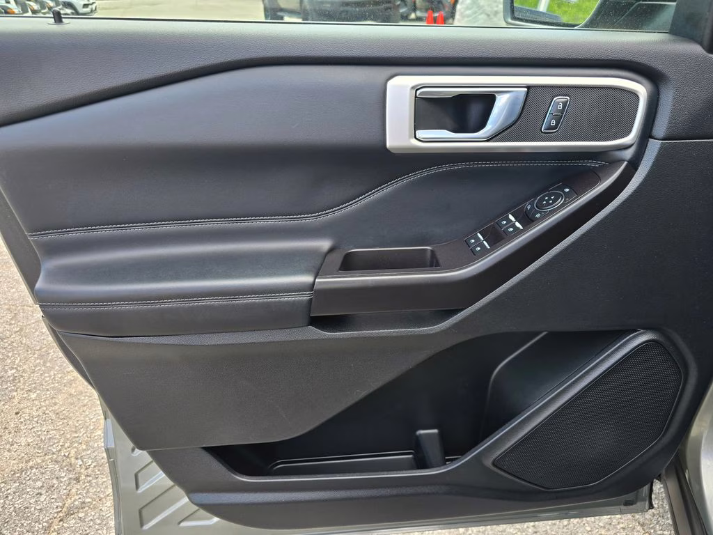 2020 Silver Spruce Metallic Ford Explorer XLT 4X4 SUV