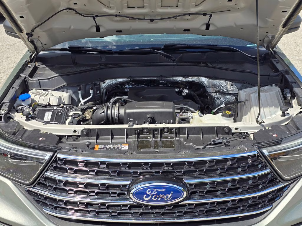 2020 Silver Spruce Metallic Ford Explorer XLT 4X4 SUV