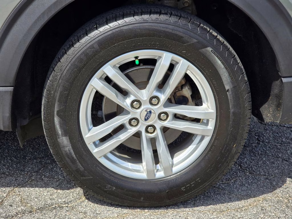 2020 Silver Spruce Metallic Ford Explorer XLT 4X4 SUV